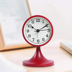 Vintage Metal Alarm Clock, Silent Non-Ticking Analog Table Clock for Bedroom, Living Room & Bedside Decor