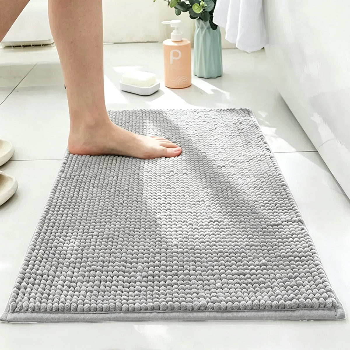 Soft Plush Bathroom Bath Mat 50x80cm, Super Absorbent Non-Slip Shower Rug, Quick Dry Machine Washable